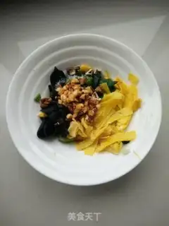 Make Spicy appetizer spinach step 10