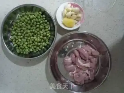 Make Peas and pig sausage step 0