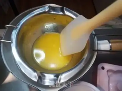 Make A PINK KT DOUGHNUT step 1