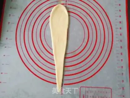 Make Pineapple rolls step 5