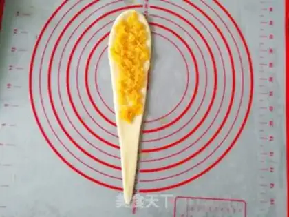 Make Pineapple rolls step 6