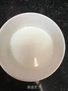 Make Milk steamed eggs step 1