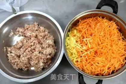 Make Pork carrot pie step 3