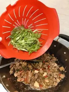 Make Pyramid fried chicken step 7
