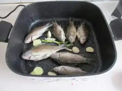 Make Burning fish soup step 0