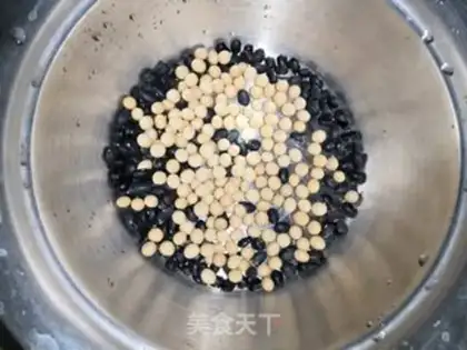 Make walnut peanuts and soy sauce step 0