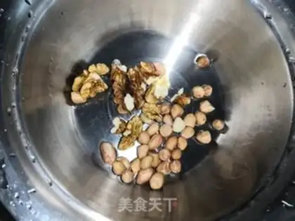 Make walnut peanuts and soy sauce step 2