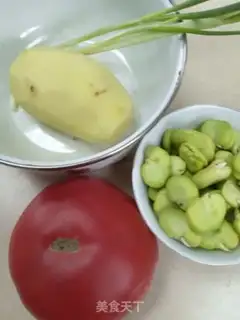 Make Tomato potato petal soup step 0