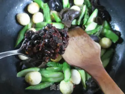 Make Black-mucked quail eggs step 7