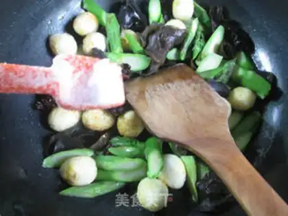 Make Black-mucked quail eggs step 8