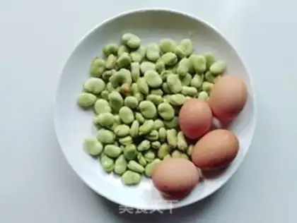 Make Bean petal fried eggs step 0