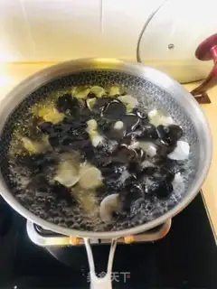 Make Sour root powder step 2