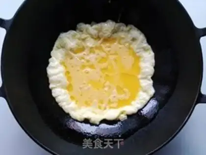 Make Bean petal fried eggs step 3
