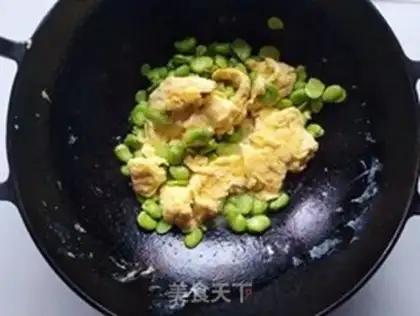 Make Bean petal fried eggs step 7