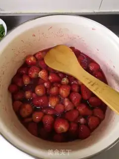 Make Strawberry sauce step 2