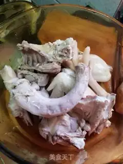 Make An old hen with a fresh ground step 1