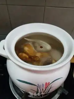 Make An old hen with a fresh ground step 3