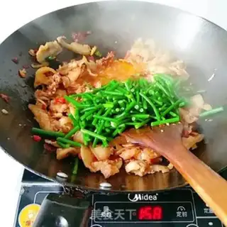 Make Garlic fried pork face step 7