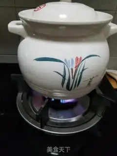 Make An old hen with a fresh ground step 4