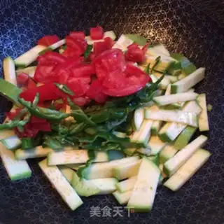 Make Tomato fried tarts step 5