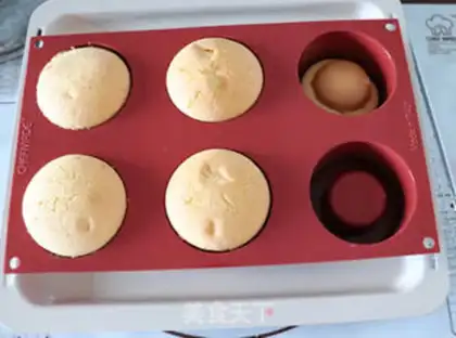 Make Fruit yogurt sponge cup step 19