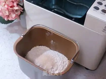 Make A tuna celery sandwich step 1