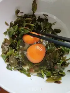 Make Fried eggs with sprouts step 2