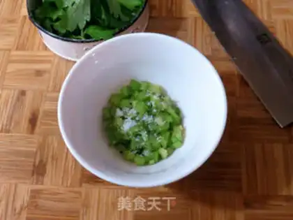 Make A tuna celery sandwich step 6