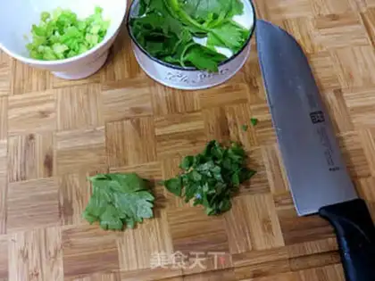 Make A tuna celery sandwich step 7