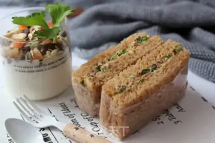 Make A tuna celery sandwich step 15