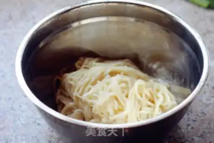 Make Red oil noodles step 5