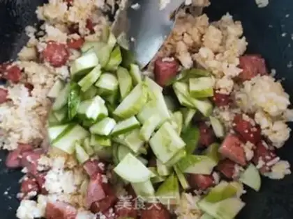 Make Beefball fried rice step 4