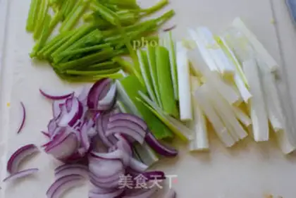 Make Onion noodles step 1