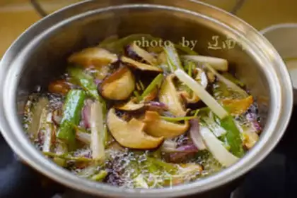 Make Onion noodles step 4