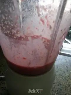 Make Strawberry shakes step 3