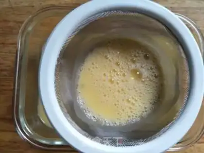 Make Onion silver fish steam eggs step 3
