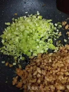 Make Celery fried meat step 4