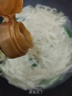 Make Autumn pepper noodles step 5