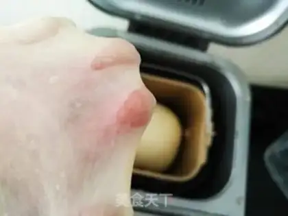 Make Pineapple rolls step 1