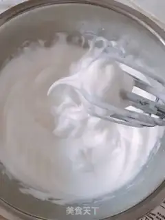 Make Strawberry roll step 3