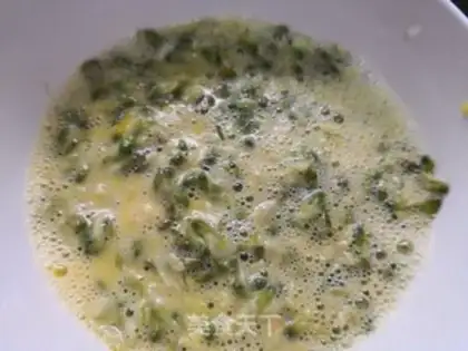 Make Scrambled eggs step 1