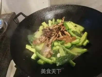 Make The beanfish fried the bitter melon step 2
