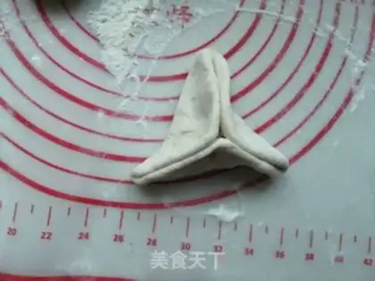Make Whole wheat sugar triangle step 8