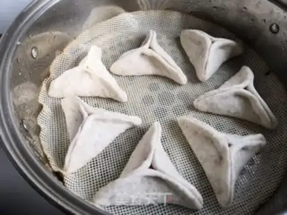 Make Whole wheat sugar triangle step 9
