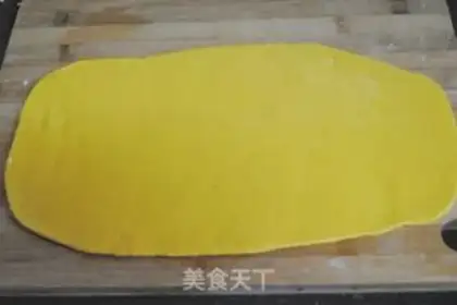 Make Pumpkin rolls step 1