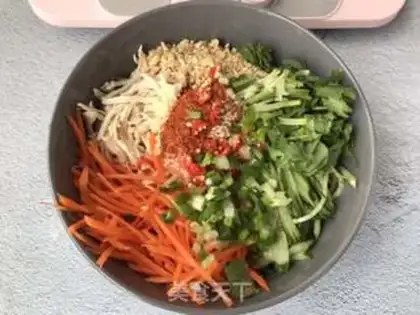 Make Spicy chicken silk step 7