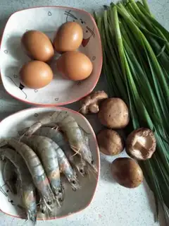 Make Cream eggs, mushroom shrimp dumplings step 1