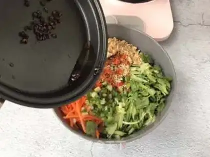 Make Spicy chicken silk step 9