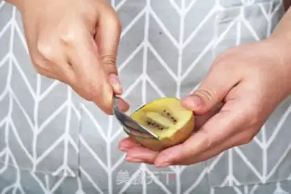 Make Fruity vinegar step 2
