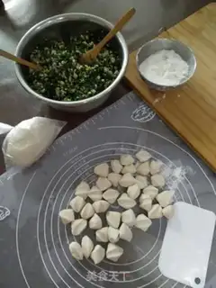 Make Cream eggs, mushroom shrimp dumplings step 10